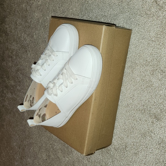 Lucky Dansbey Sneakers - Picture 15 of 16